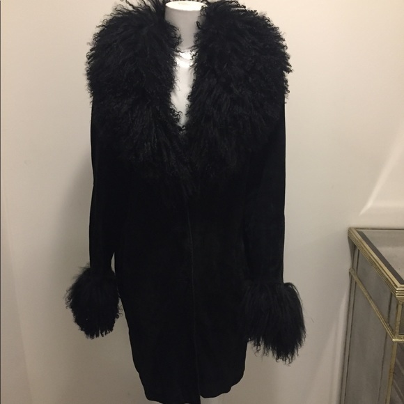 Jackets & Blazers - Ladies suede and fur coat, beautiful.  Stunning on!